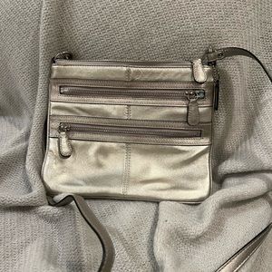 Metallic Silver Crossbody Bag – Sleek Women's Shoulder Bag